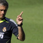 La trayectoria de José Mourinho, el legendario entrenador de fútbol portugués